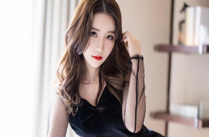 女管家在豪华家居中的应用